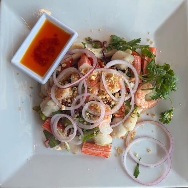 Goi Hai San (Spicy or Non-Spicy).