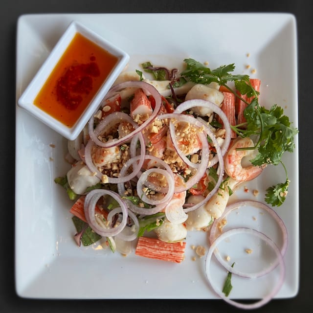 Goi Hai San (Spicy or Non-Spicy).